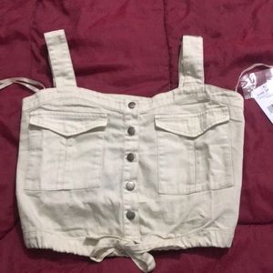 LAST CHANCE TO BUY! Such an adorable crop top! NWT